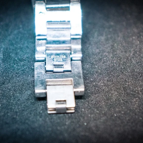 ROSE GOLD FOSSIL WATCH - Picture 4 of 5